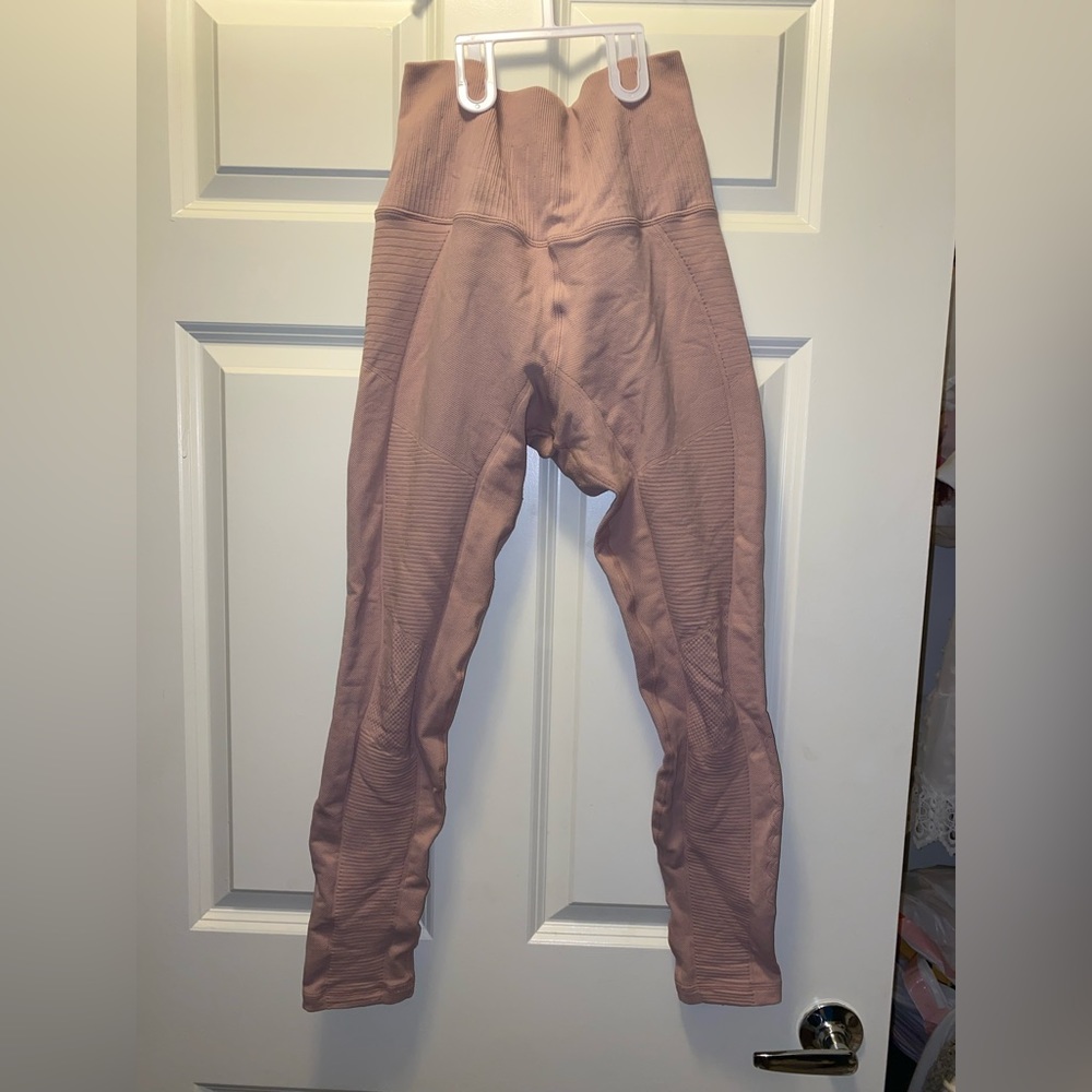 Light pink Avocado Leggings